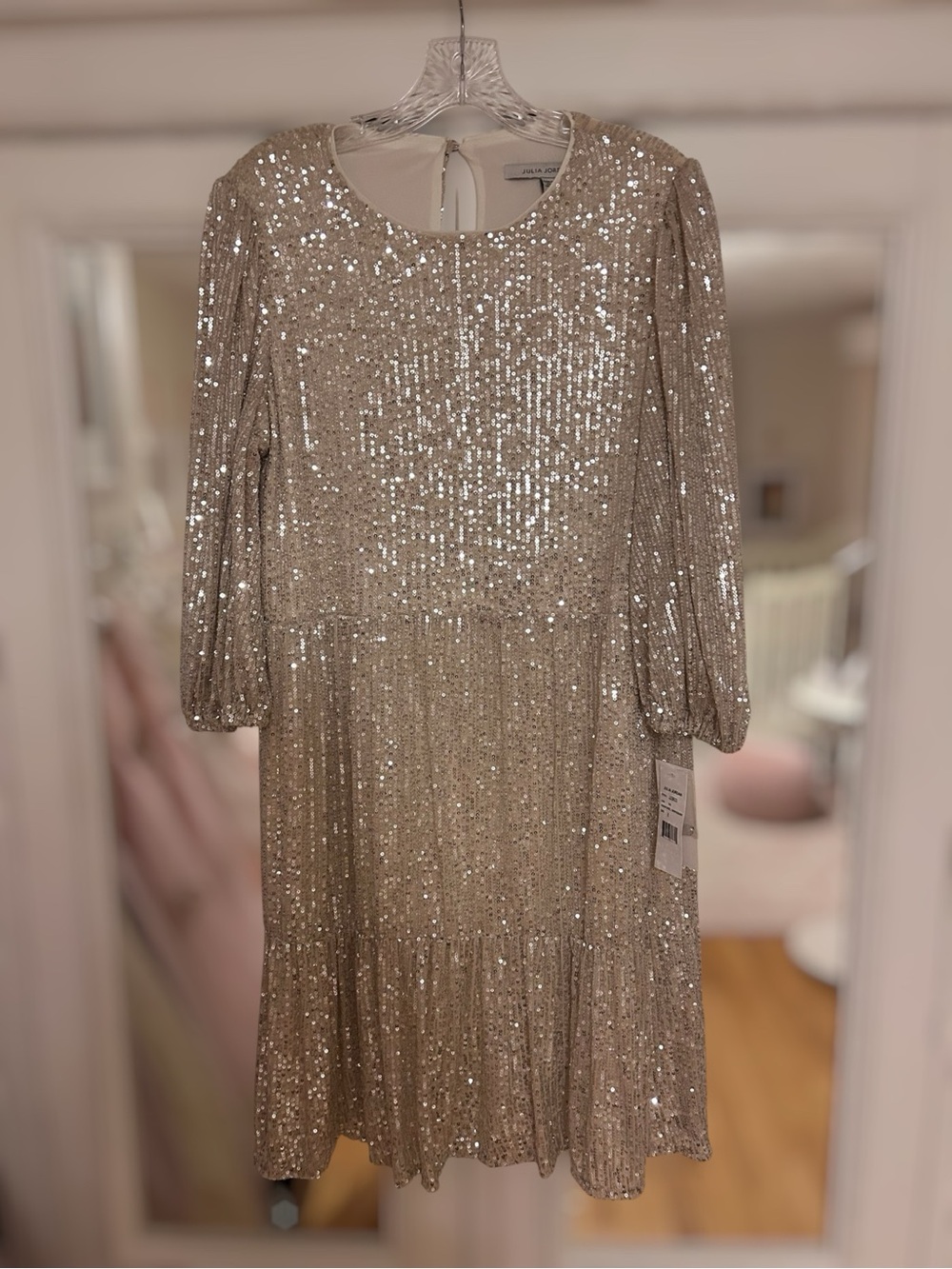 Julia Jordan  Tiered knee-length Sequin Dress